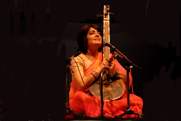 dhai aakhar prem ka: challenging hatred and violence through music, Anand Foundation